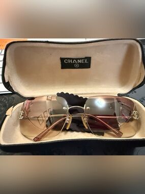 CHANEL Pink Gradient Rimless Sunglasses with Gold Accents
